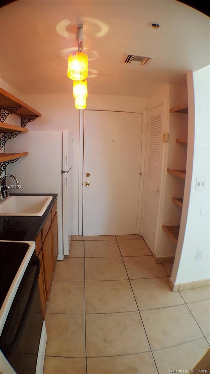 THE LEXINGTON EUCLID COND - Residential Lease