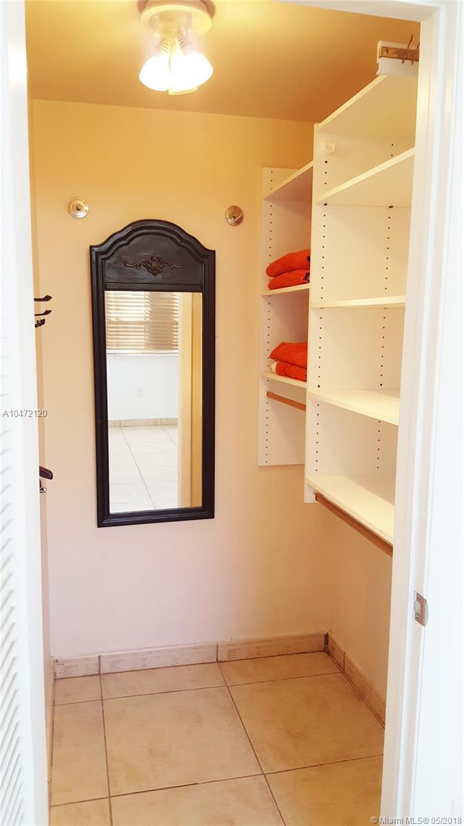 THE LEXINGTON EUCLID COND - Residential Lease