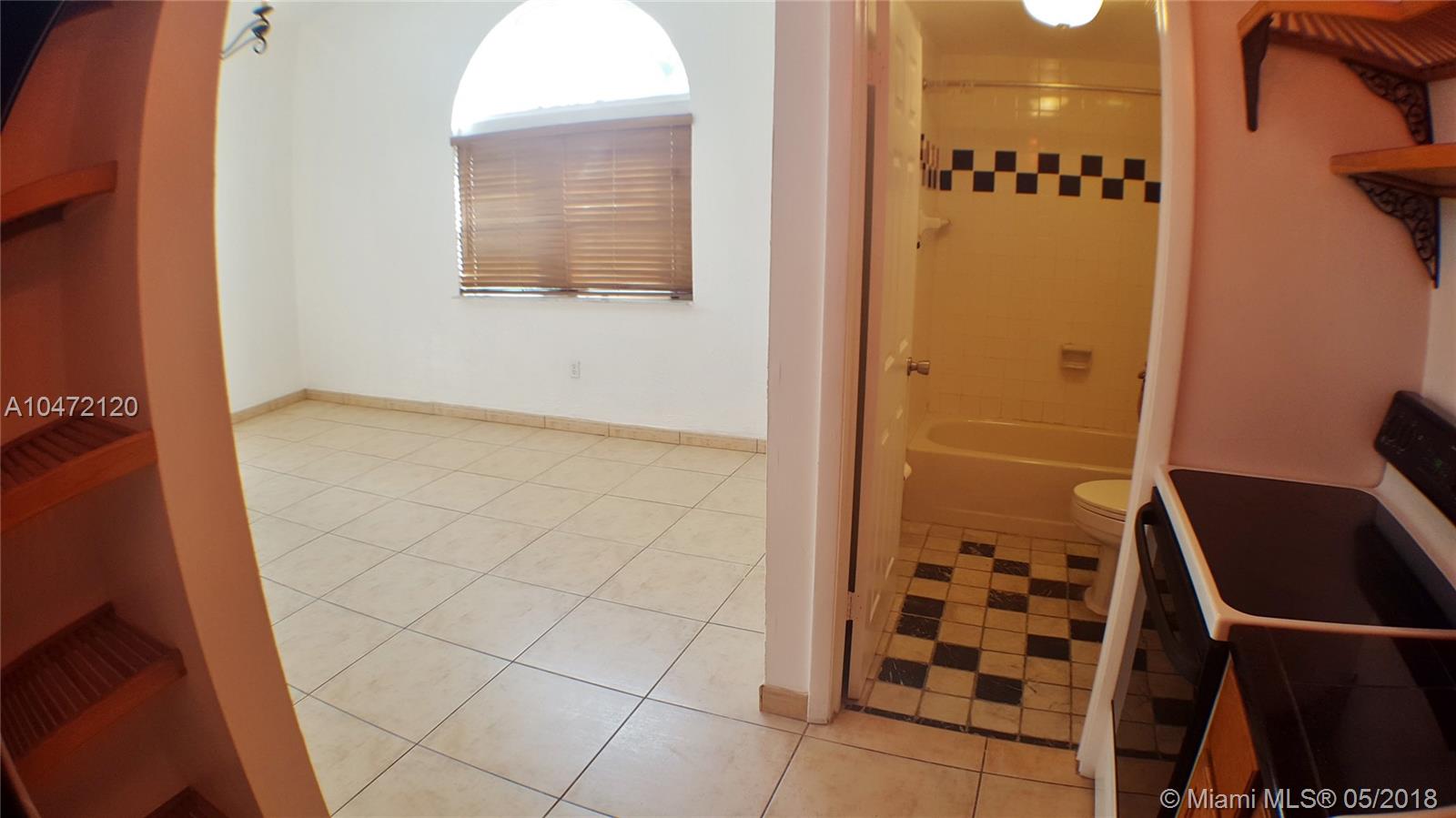 THE LEXINGTON EUCLID COND - Residential Lease