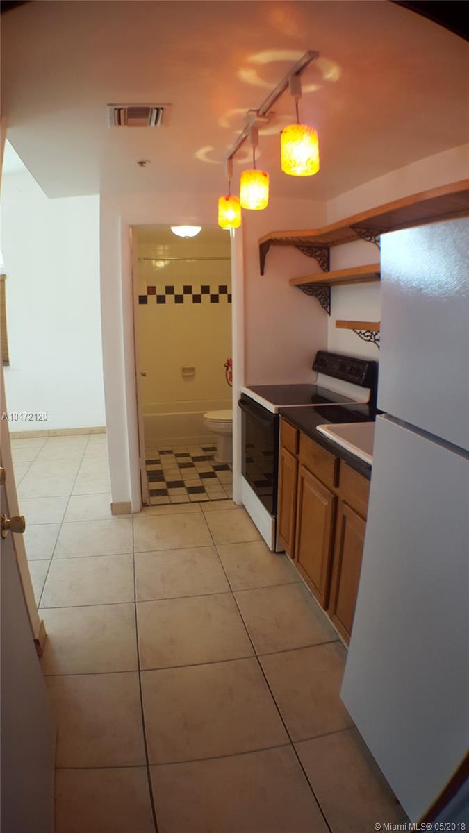 THE LEXINGTON EUCLID COND - Residential Lease