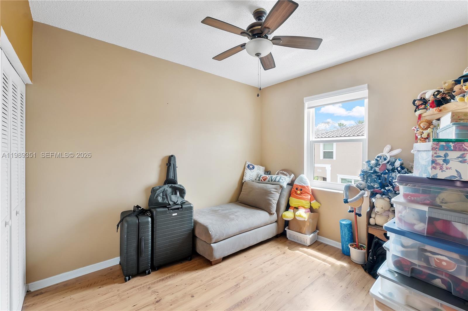 KENSINGTON MANOR - Residential