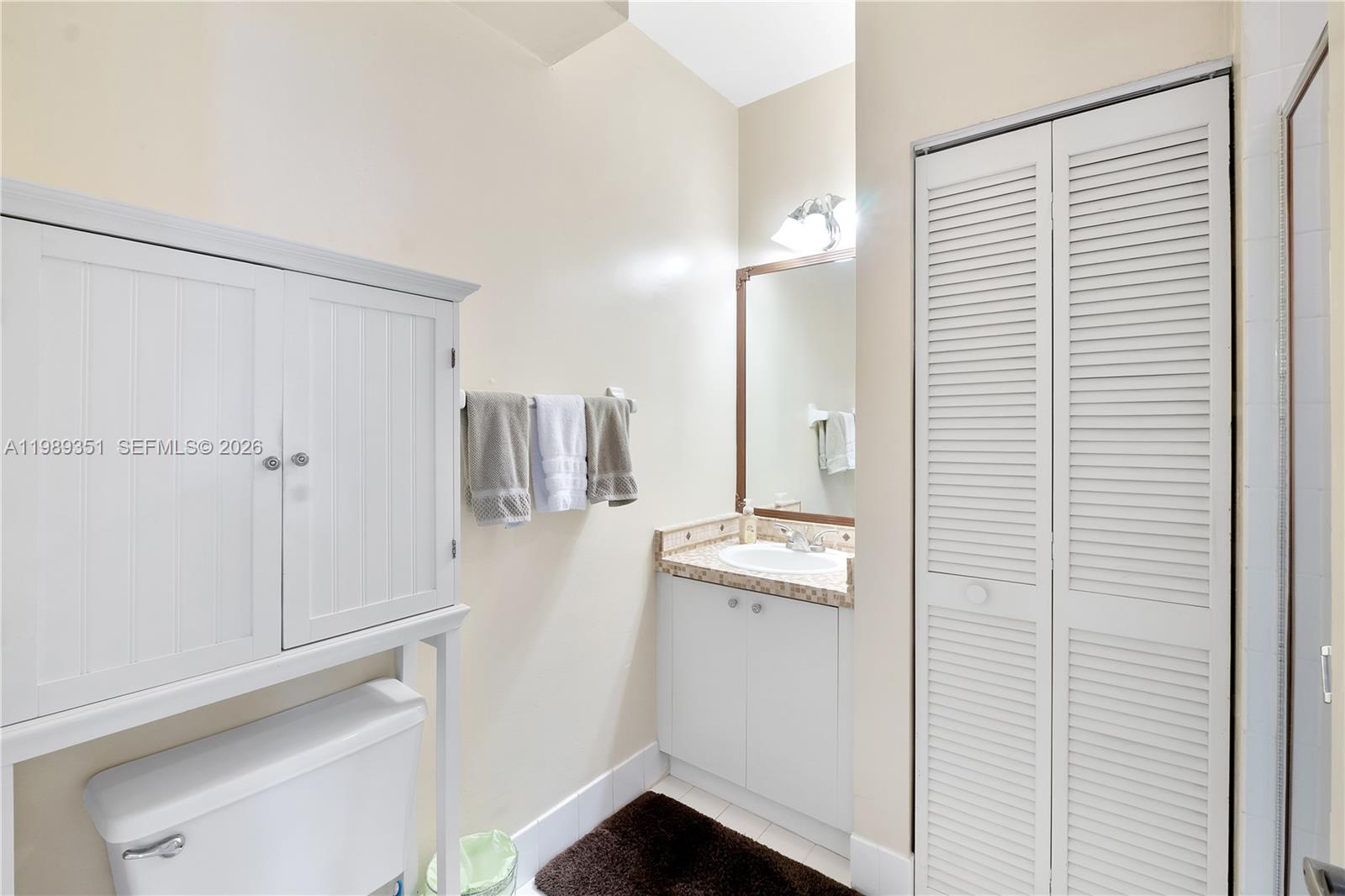 KENSINGTON MANOR - Residential