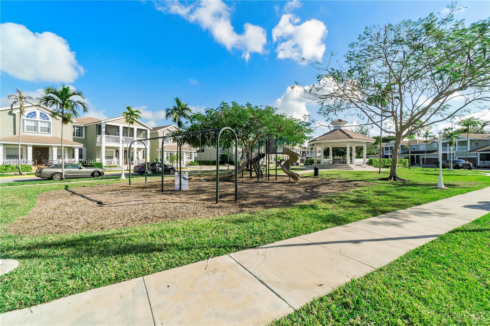 KENSINGTON MANOR - Residential