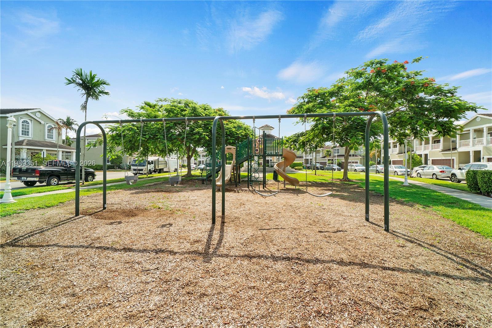 KENSINGTON MANOR - Residential