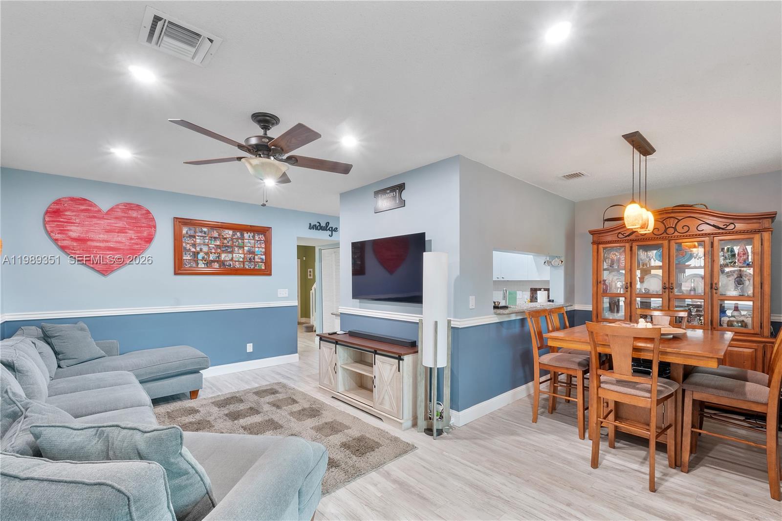 KENSINGTON MANOR - Residential