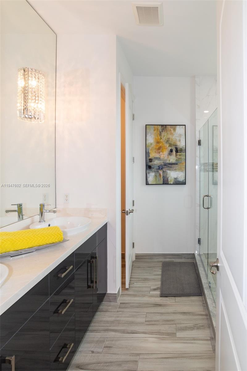 POINTE @ MIDDLE RIVER - Residential