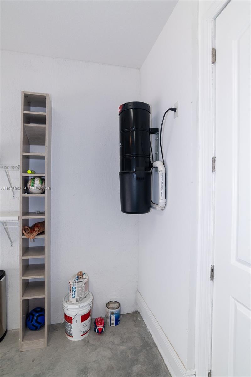 POINTE @ MIDDLE RIVER - Residential