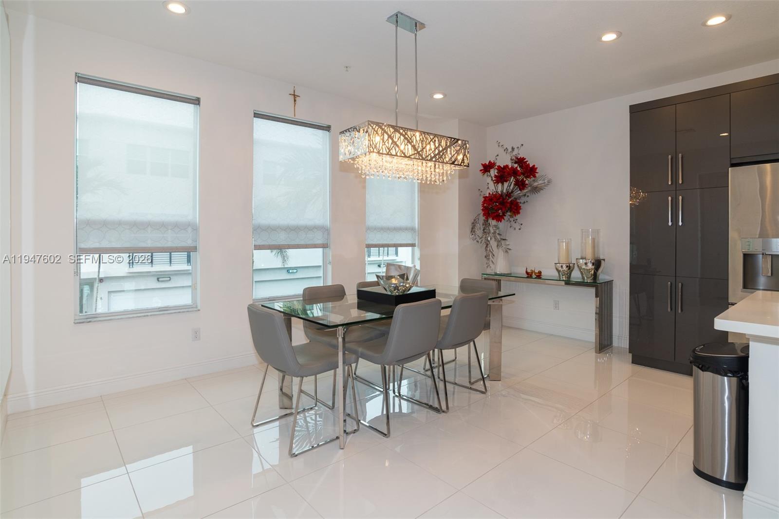 POINTE @ MIDDLE RIVER - Residential