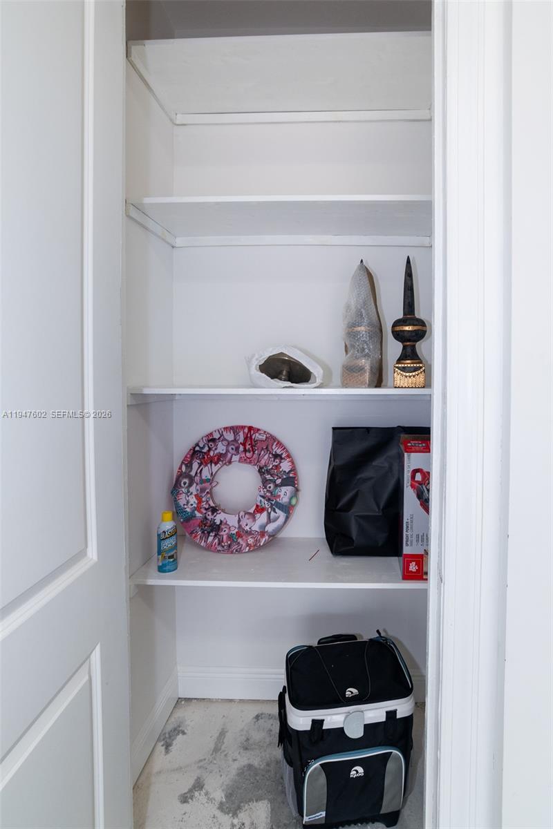 POINTE @ MIDDLE RIVER - Residential