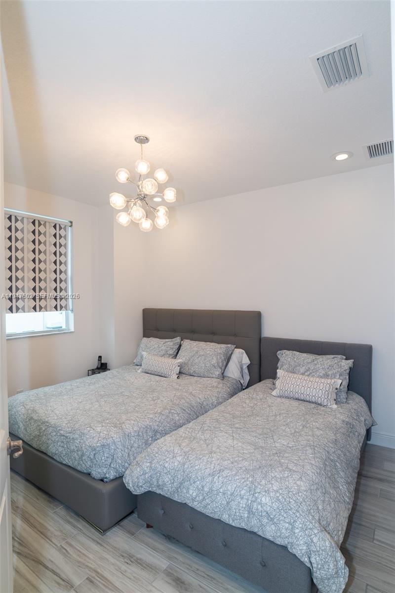 POINTE @ MIDDLE RIVER - Residential