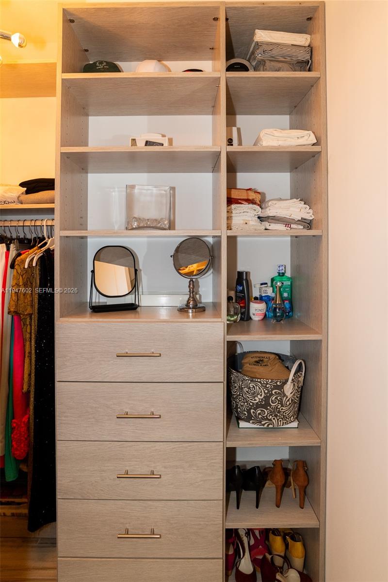 POINTE @ MIDDLE RIVER - Residential