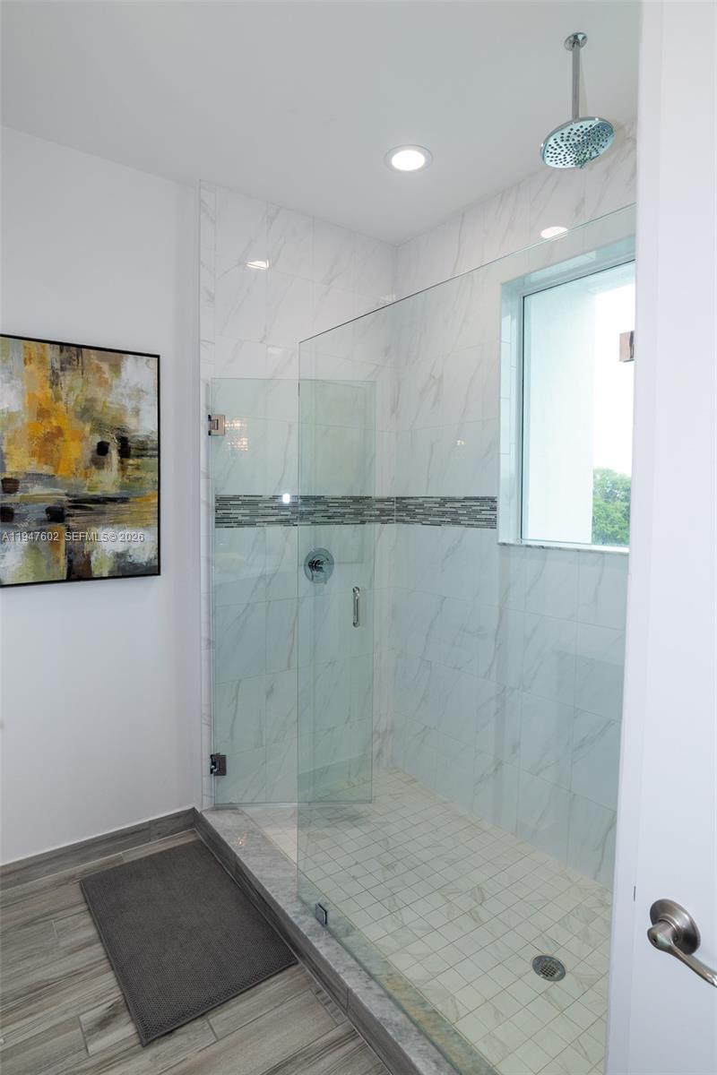 POINTE @ MIDDLE RIVER - Residential