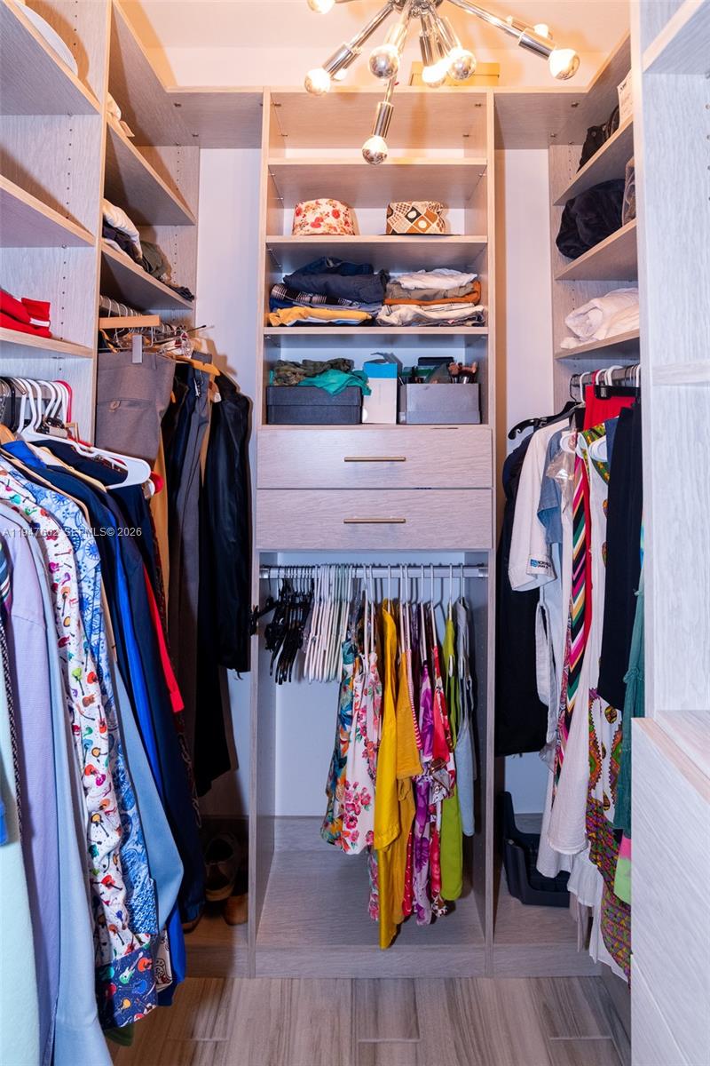 POINTE @ MIDDLE RIVER - Residential