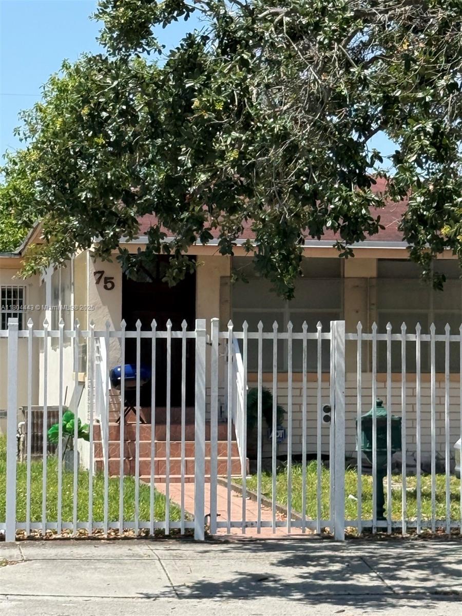 75 E 41st St, Hialeah, Miami-Dade County, Florida - 5 Bedrooms  
3 Bathrooms - 