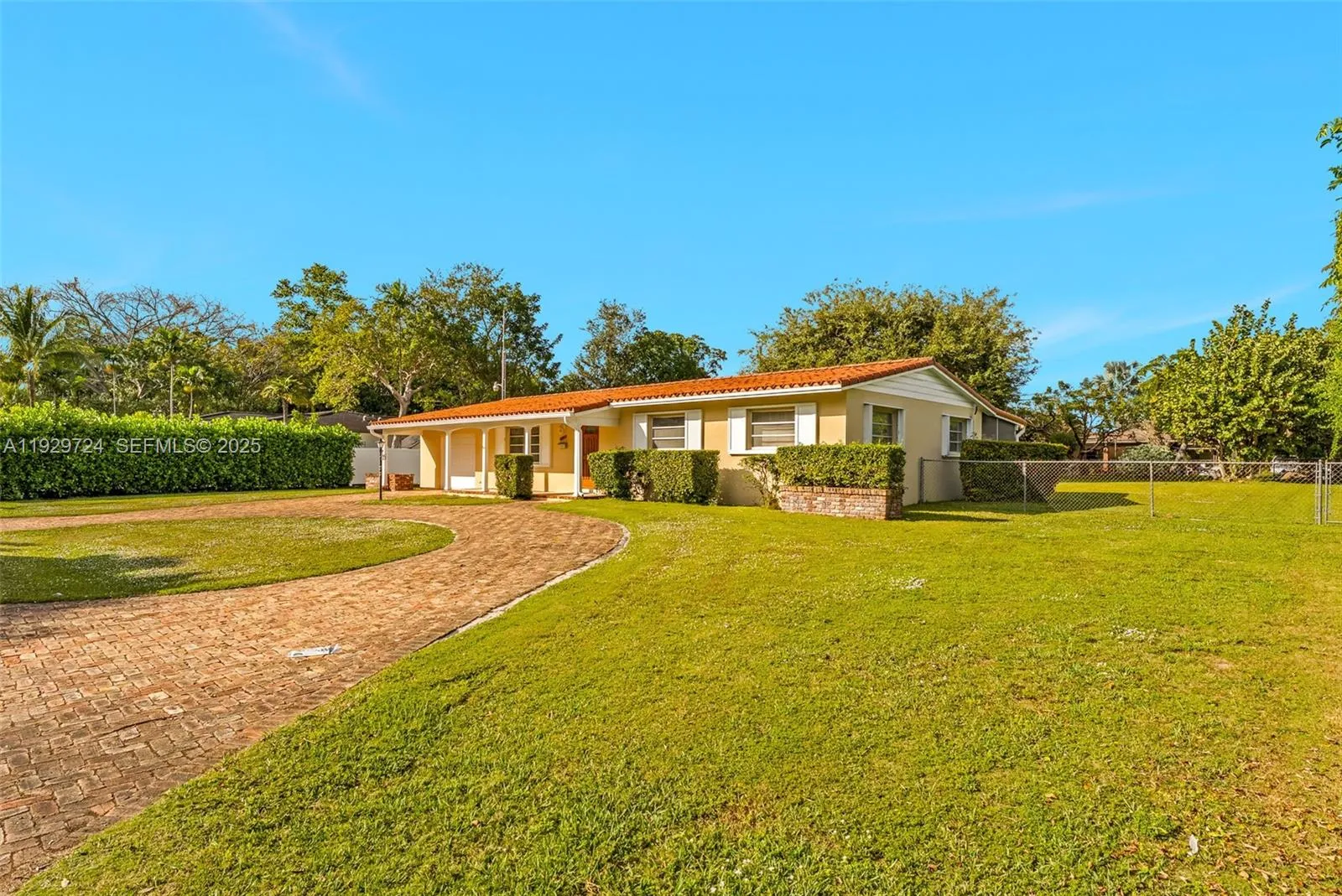 Miami, Florida 33156, United States, 3 Bedrooms Bedrooms, ,2 BathroomsBathrooms,Residential,Active,254497