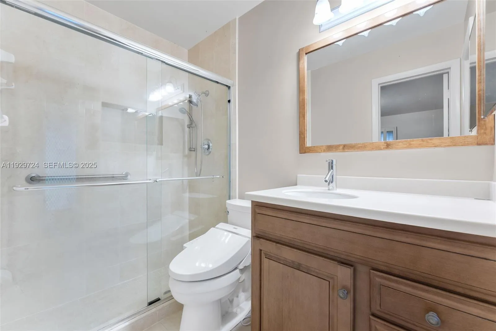 Miami, Florida 33156, United States, 3 Bedrooms Bedrooms, ,2 BathroomsBathrooms,Residential,Active,254497