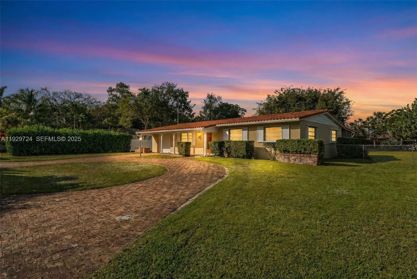 Miami, Florida 33156, United States, 3 Bedrooms Bedrooms, ,2 BathroomsBathrooms,Residential,Active,254497