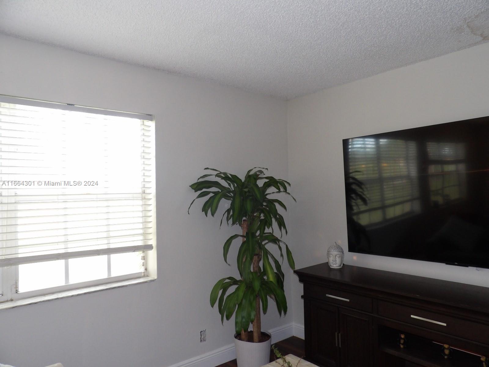 WINDMILL LAKES I CONDO - Residential