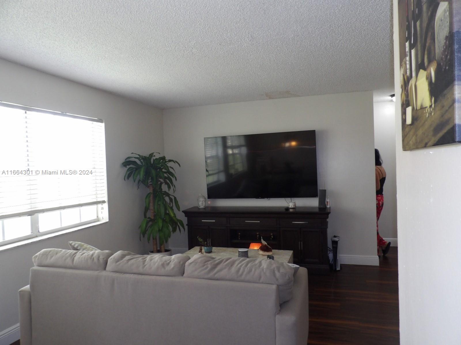 WINDMILL LAKES I CONDO - Residential