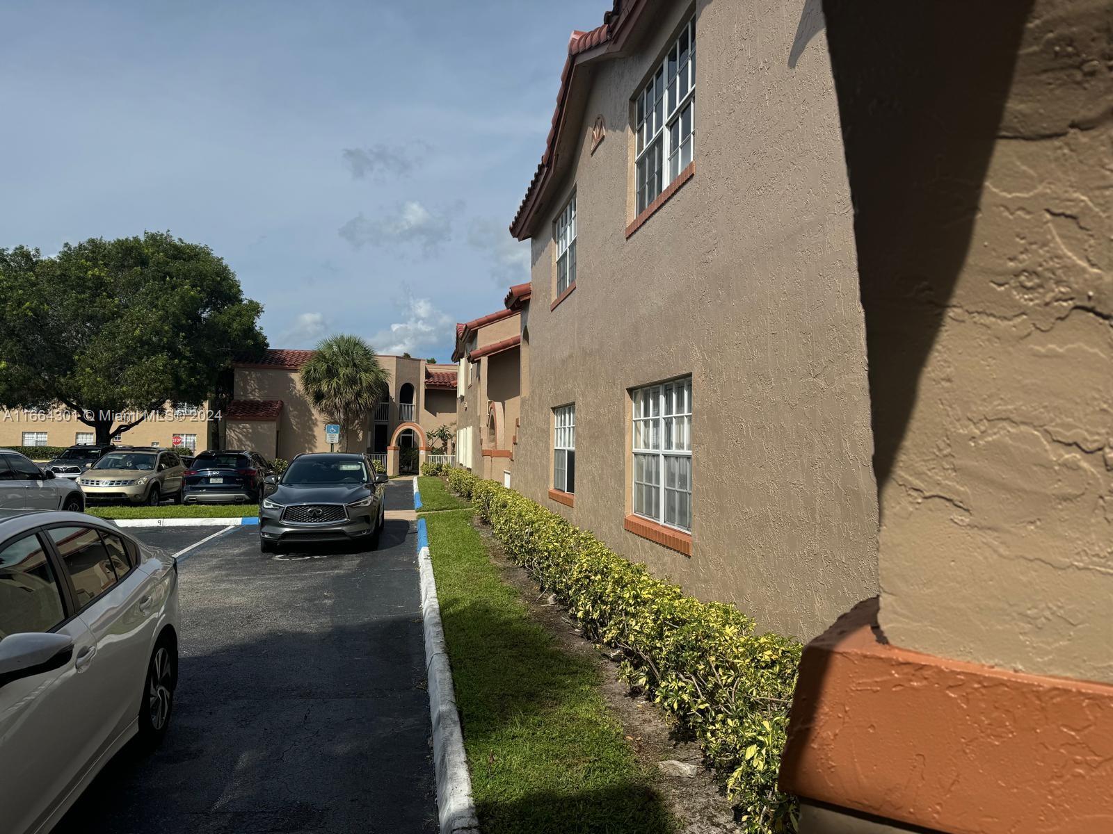 WINDMILL LAKES I CONDO - Residential