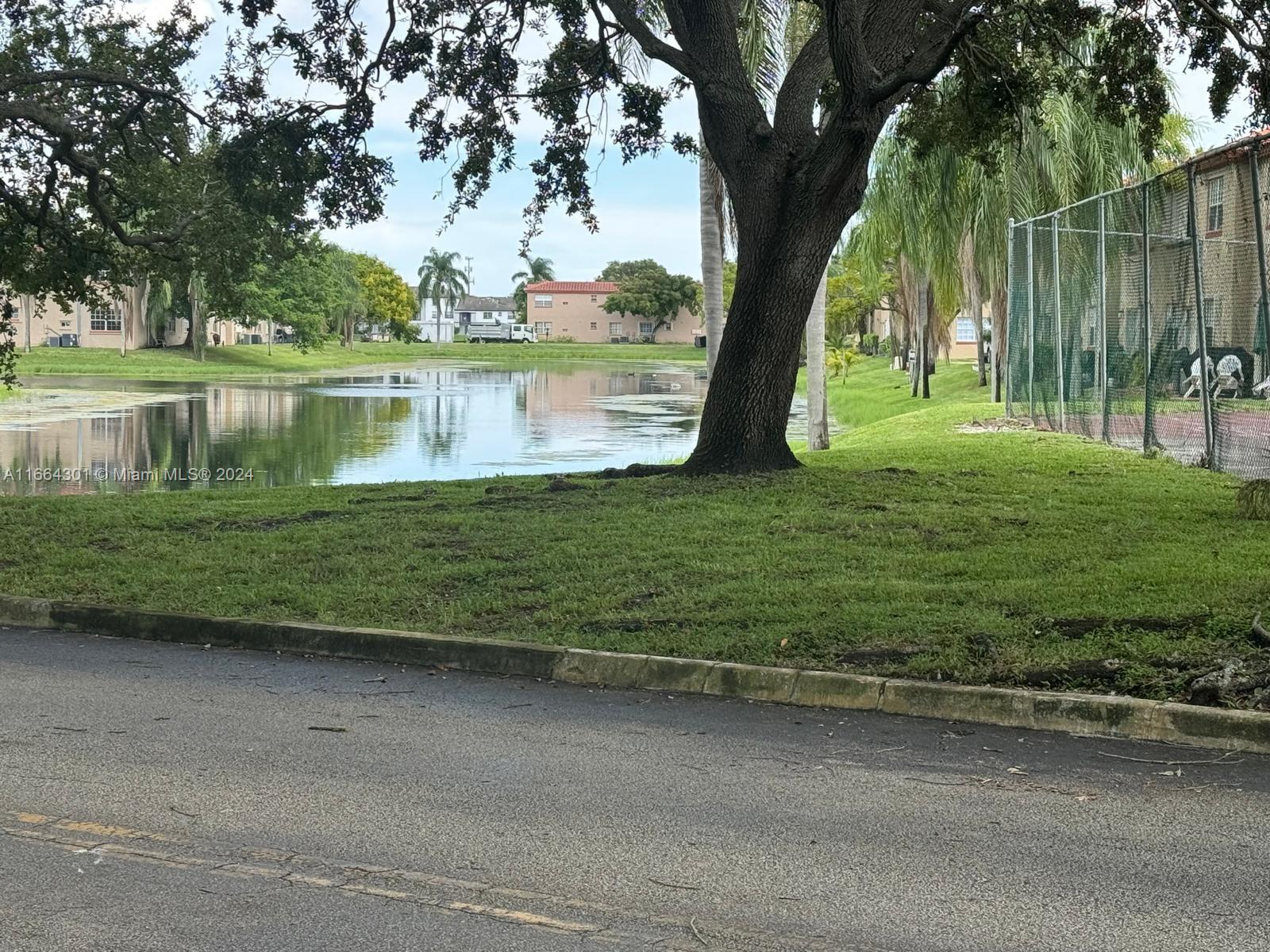 WINDMILL LAKES I CONDO - Residential