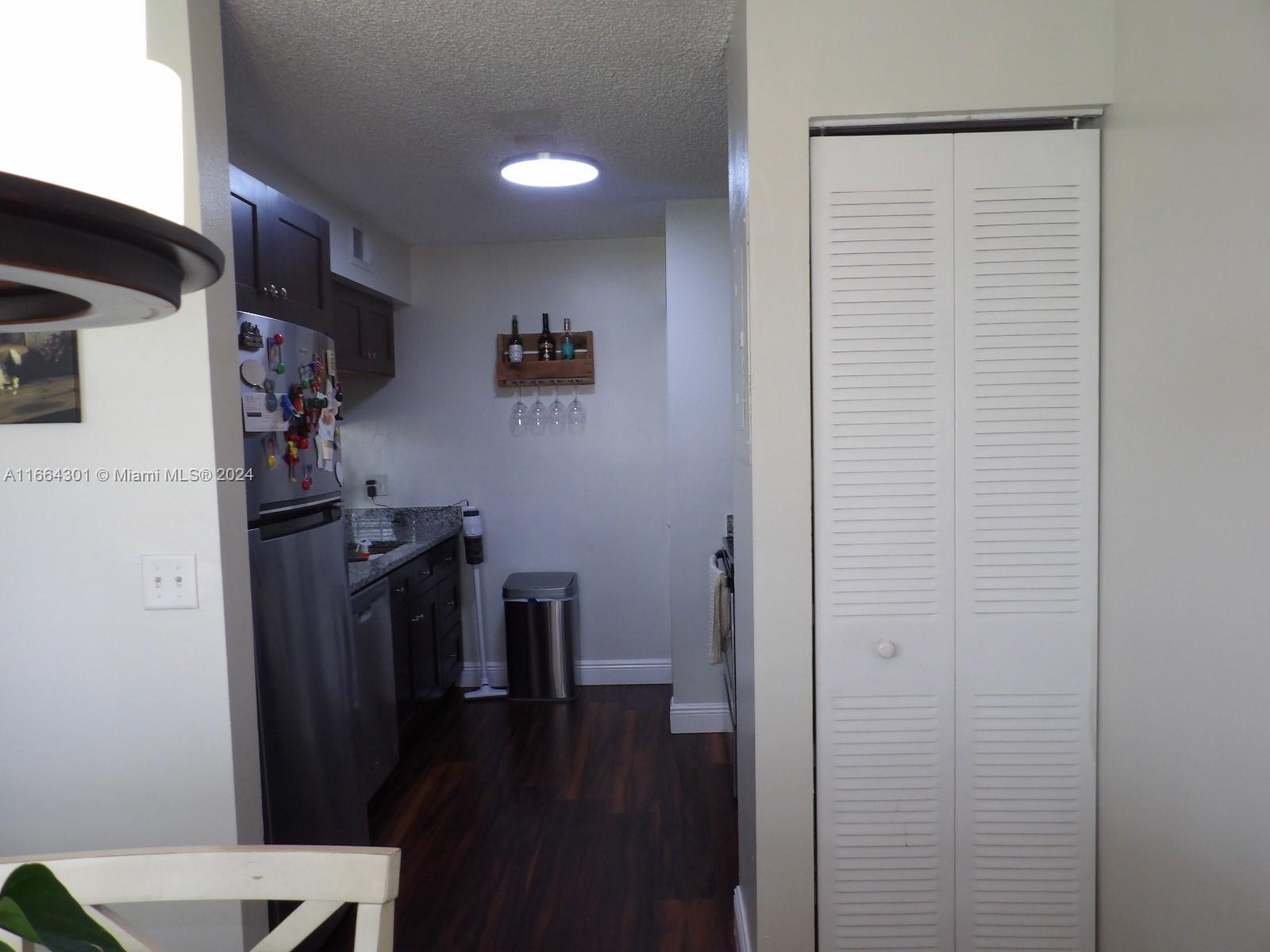 WINDMILL LAKES I CONDO - Residential