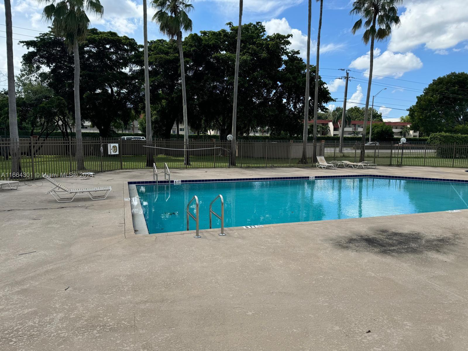 WINDMILL LAKES I CONDO - Residential