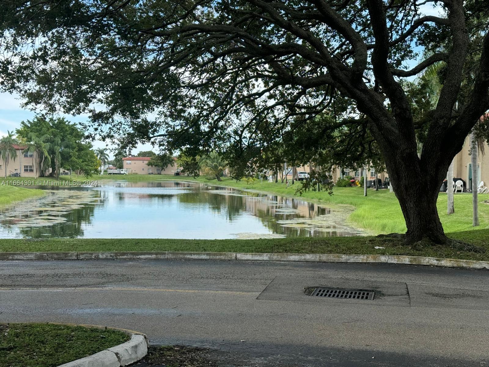 WINDMILL LAKES I CONDO - Residential