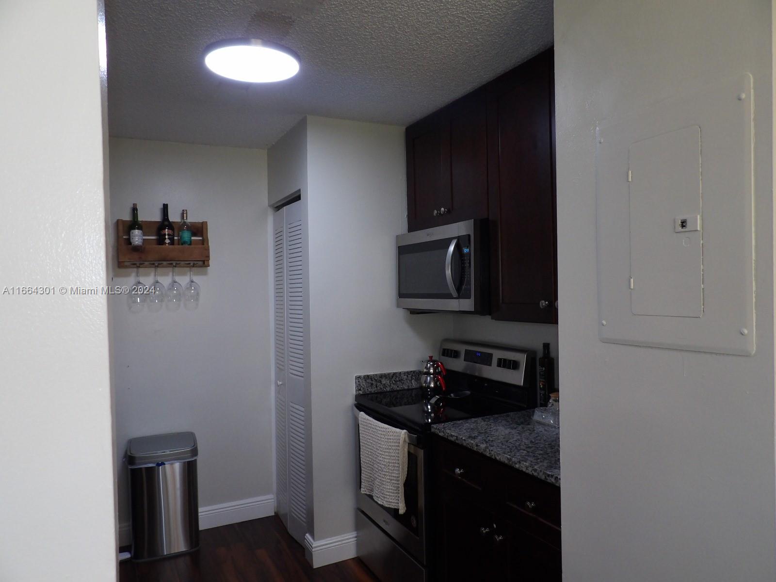 WINDMILL LAKES I CONDO - Residential