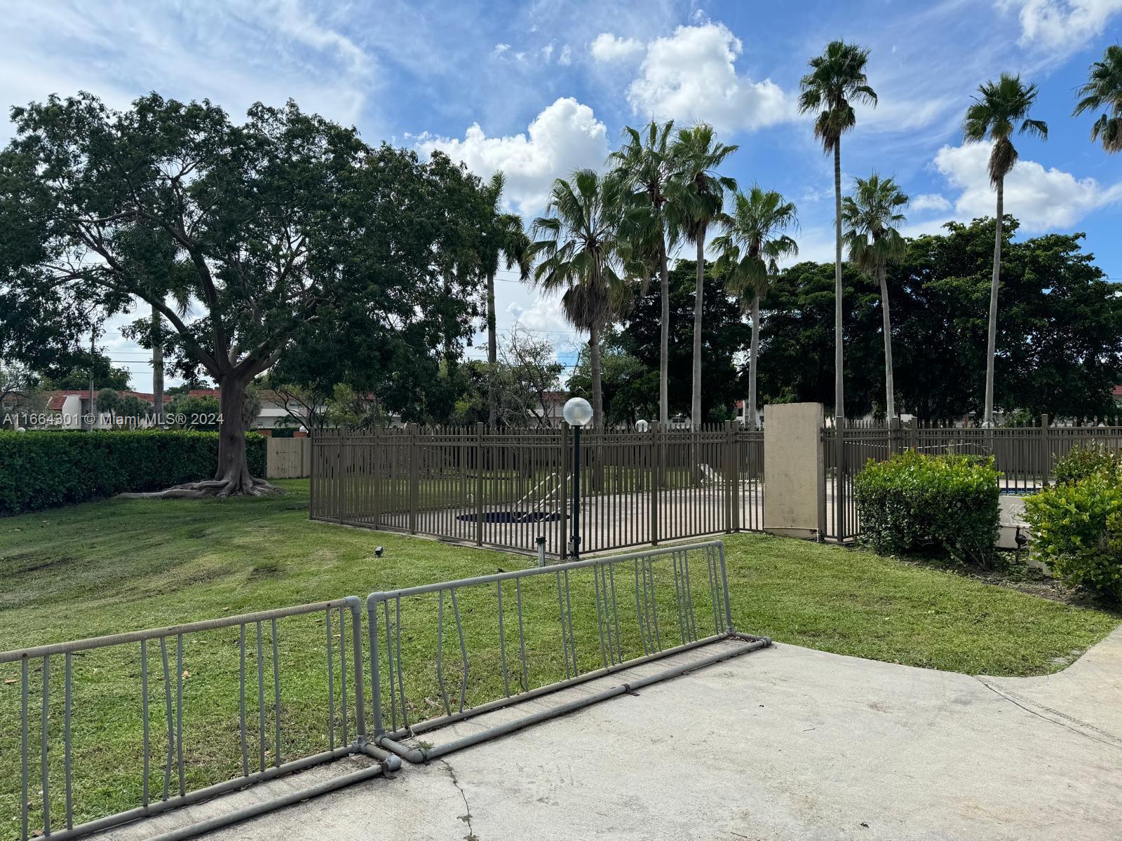 WINDMILL LAKES I CONDO - Residential