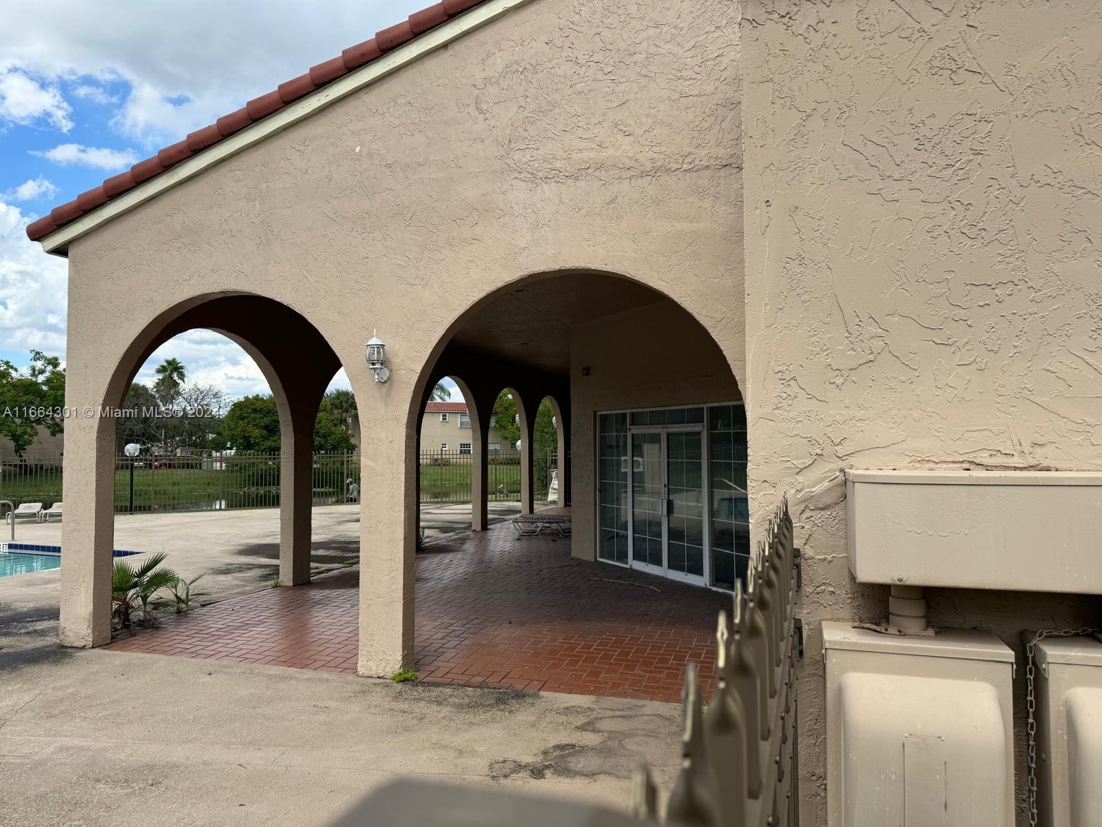 WINDMILL LAKES I CONDO - Residential