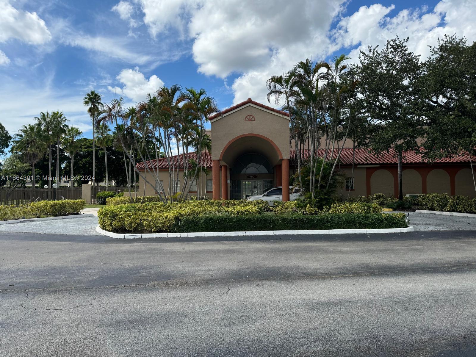 WINDMILL LAKES I CONDO - Residential