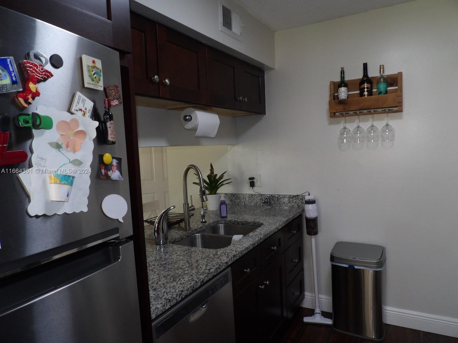 WINDMILL LAKES I CONDO - Residential