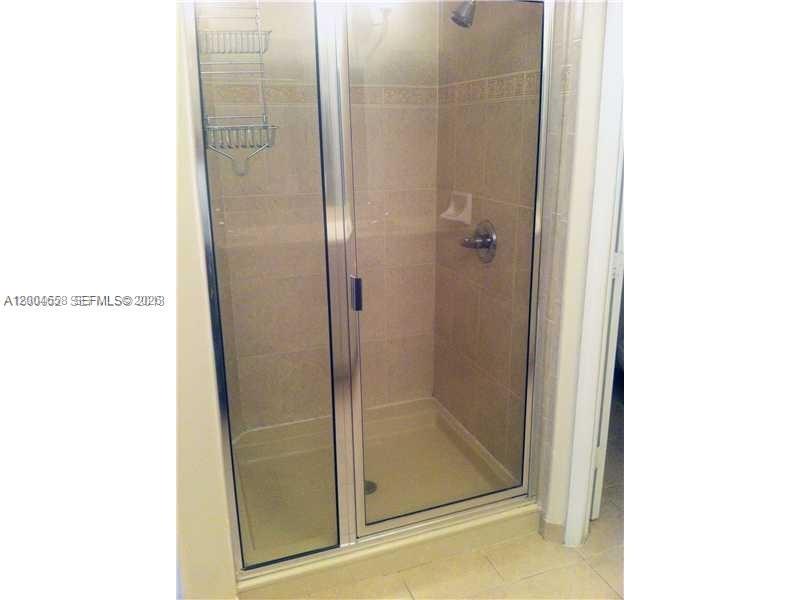 DORAL SOUTHEAST PATIO-HOM - Residential