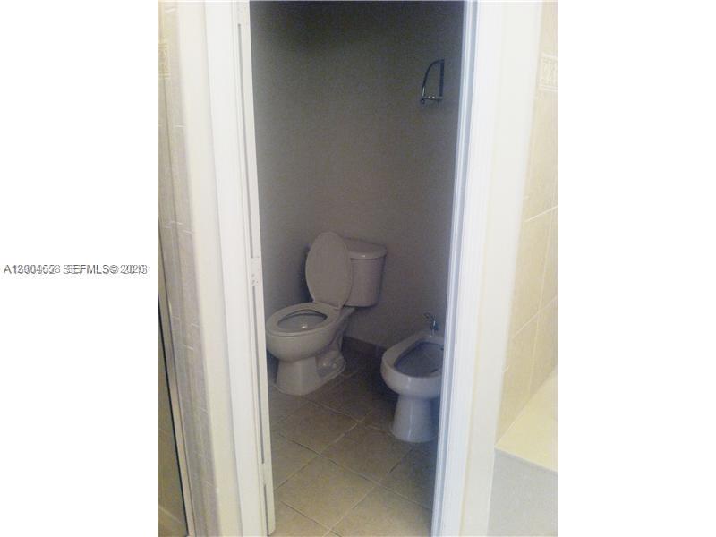 DORAL SOUTHEAST PATIO-HOM - Residential