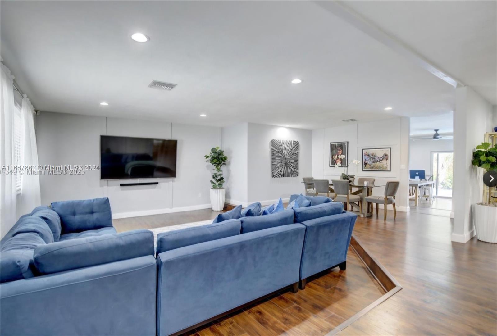 VENETIAN GARDEN REV - Residential