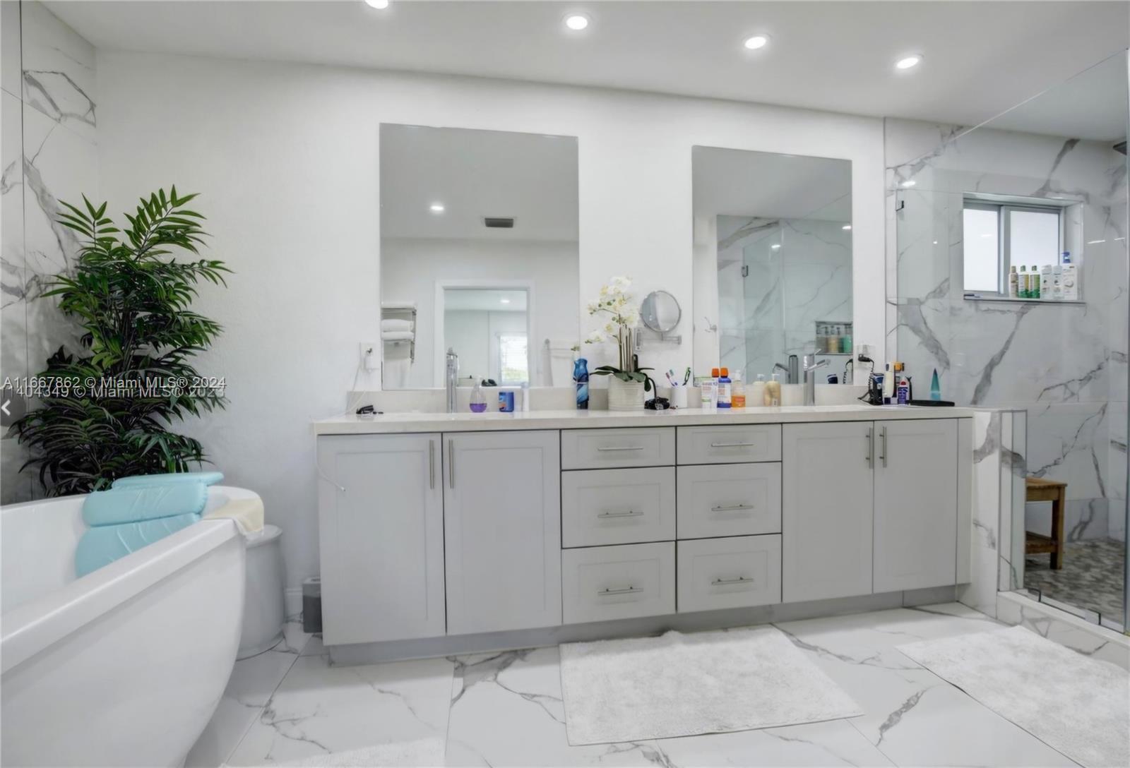 VENETIAN GARDEN REV - Residential