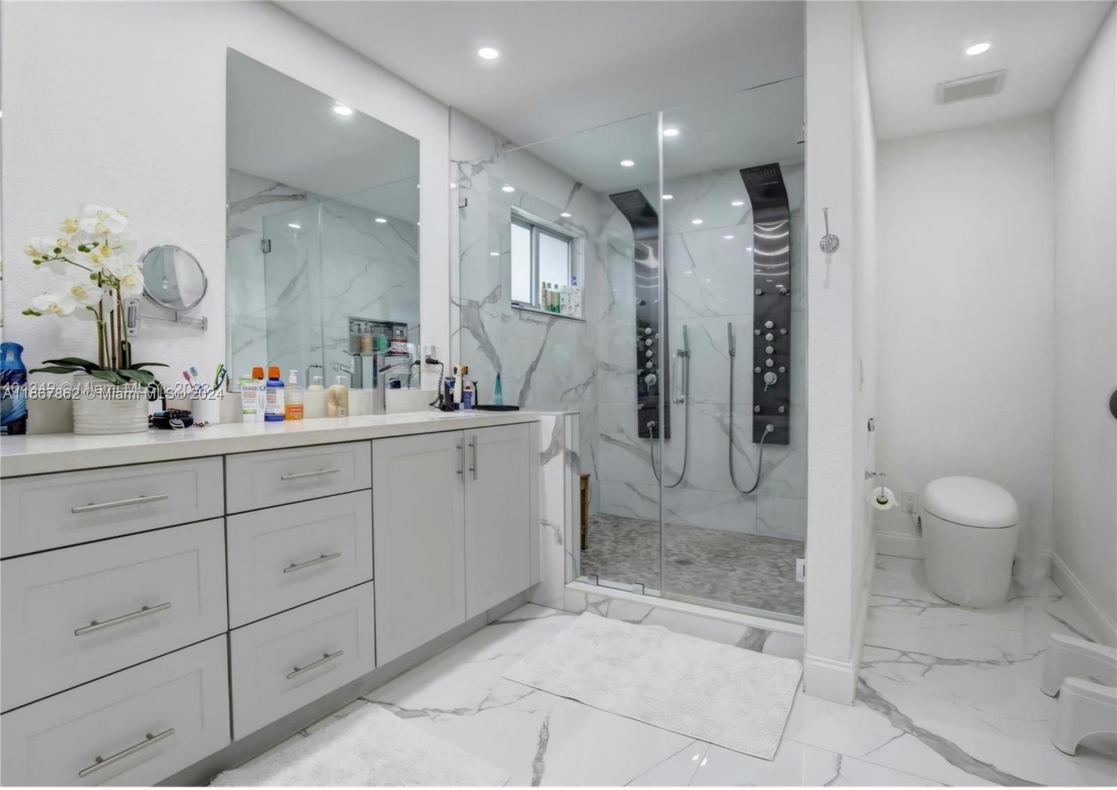 VENETIAN GARDEN REV - Residential