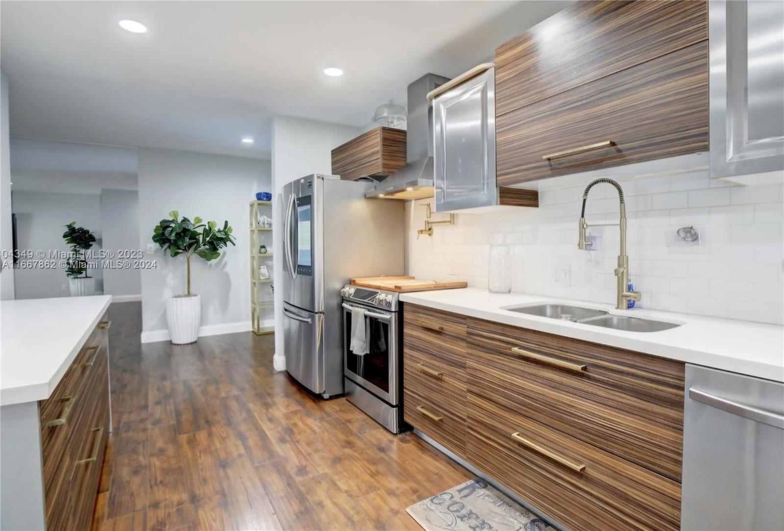 VENETIAN GARDEN REV - Residential