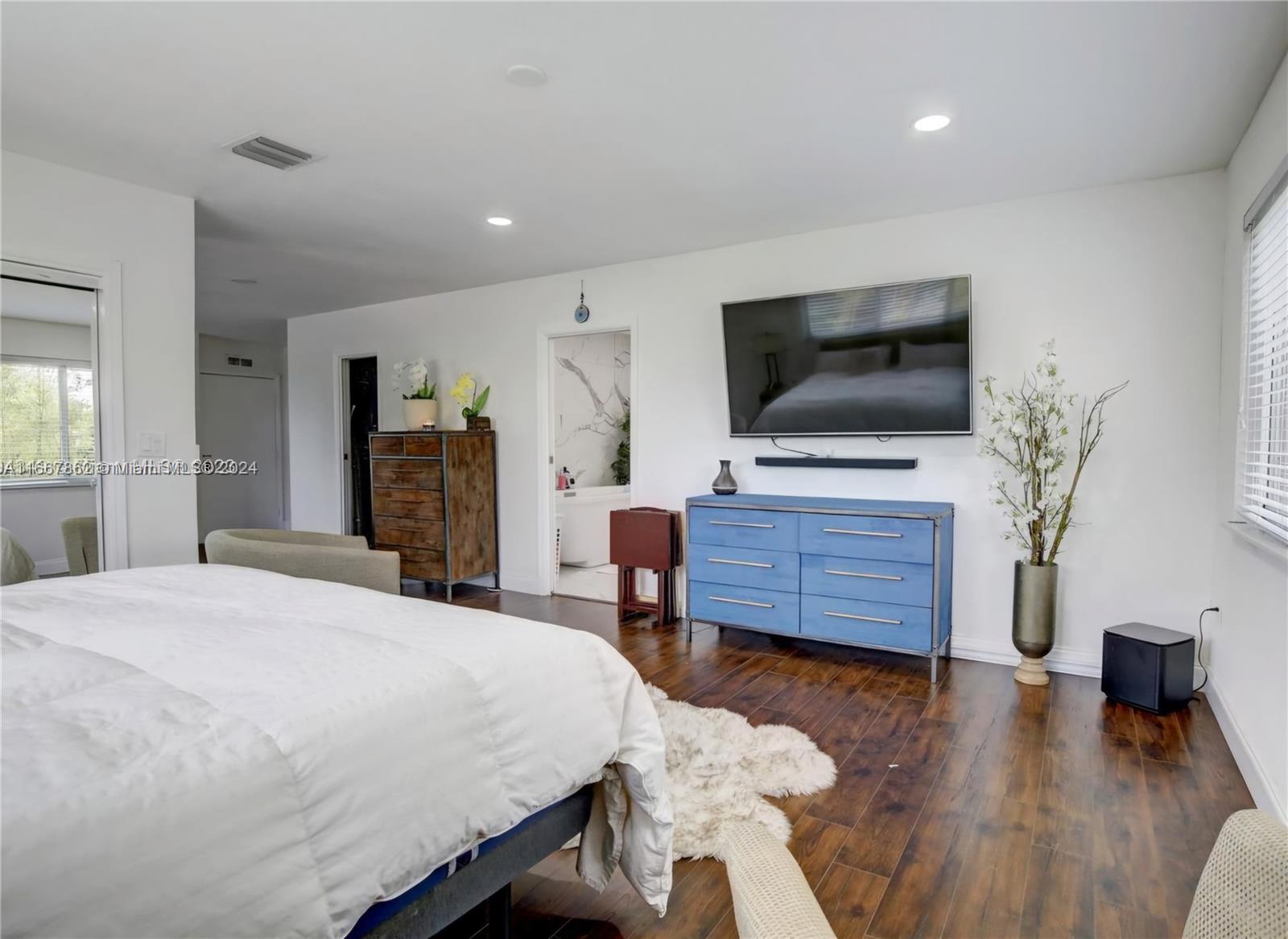 VENETIAN GARDEN REV - Residential