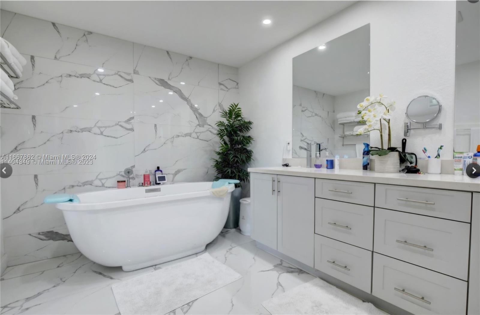VENETIAN GARDEN REV - Residential