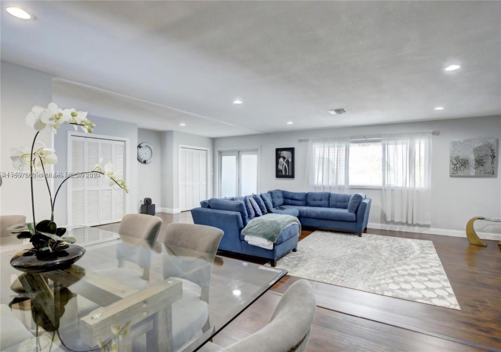 VENETIAN GARDEN REV - Residential