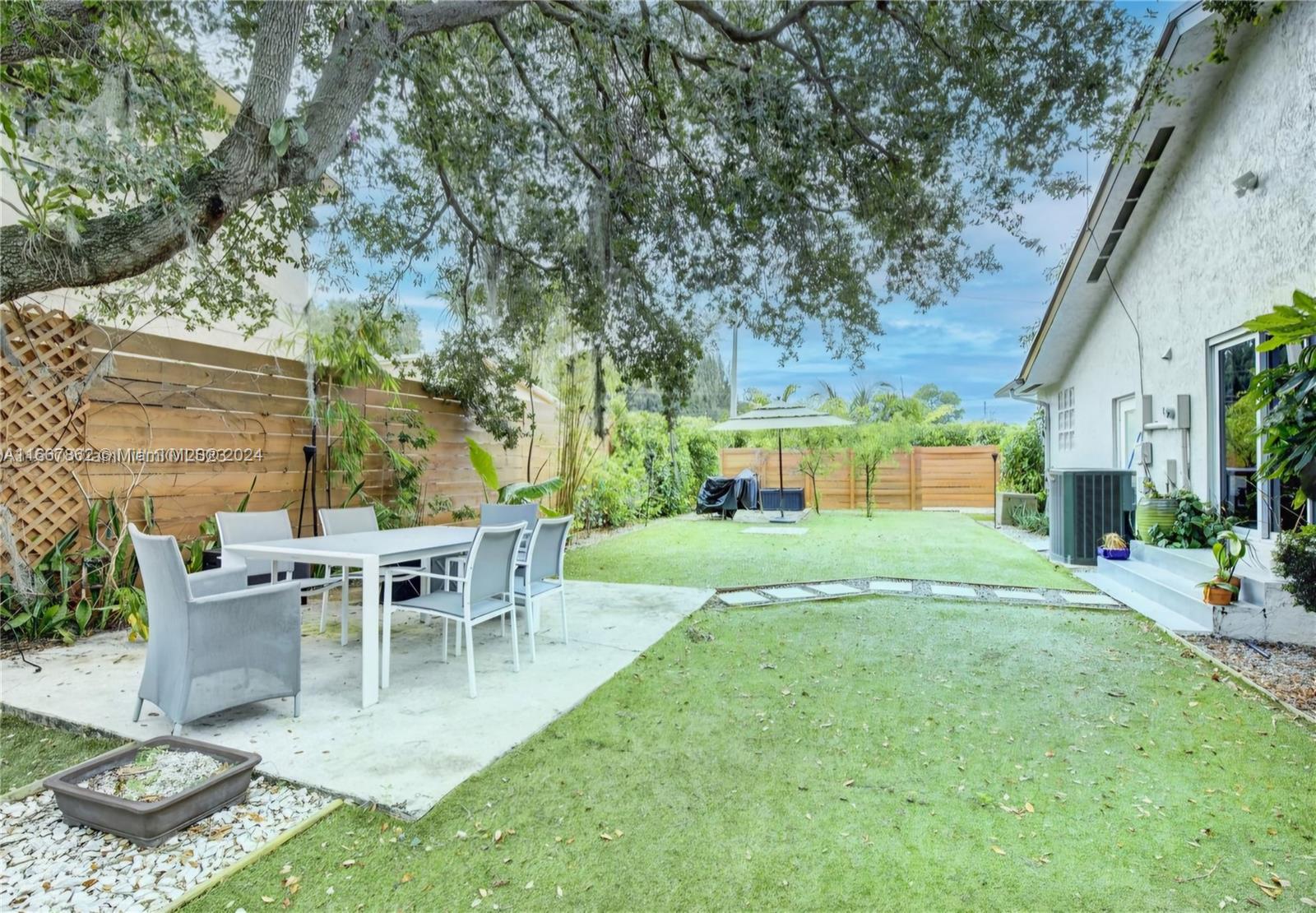 VENETIAN GARDEN REV - Residential