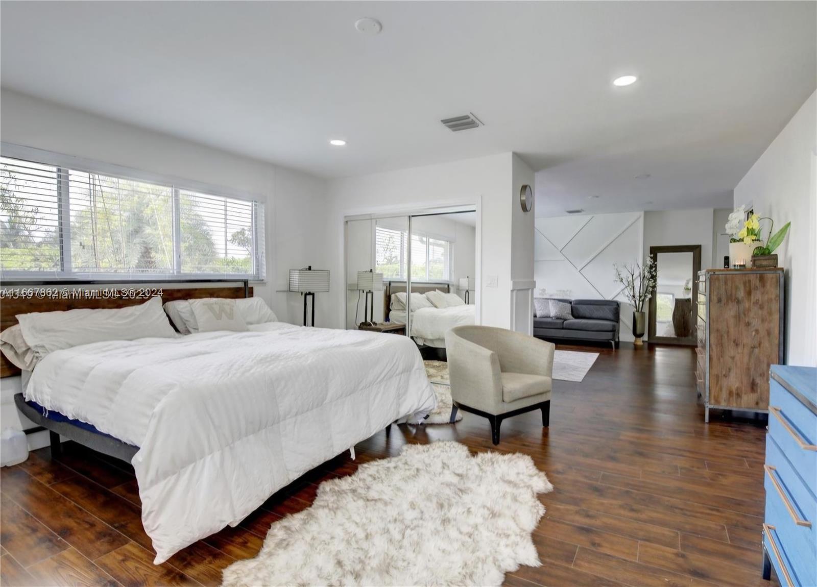 VENETIAN GARDEN REV - Residential