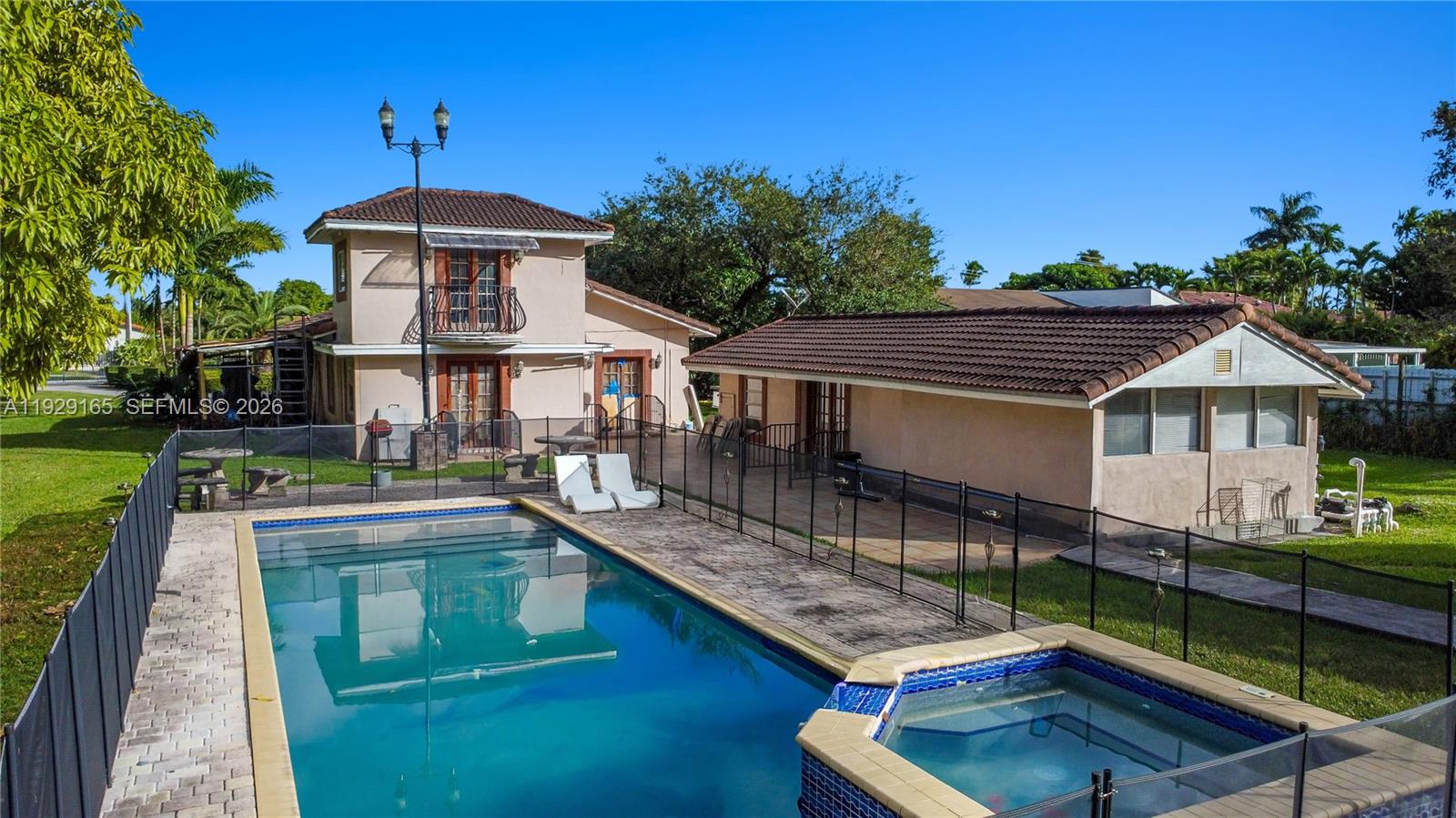 SWEETWATER ESTS SUB - Residential