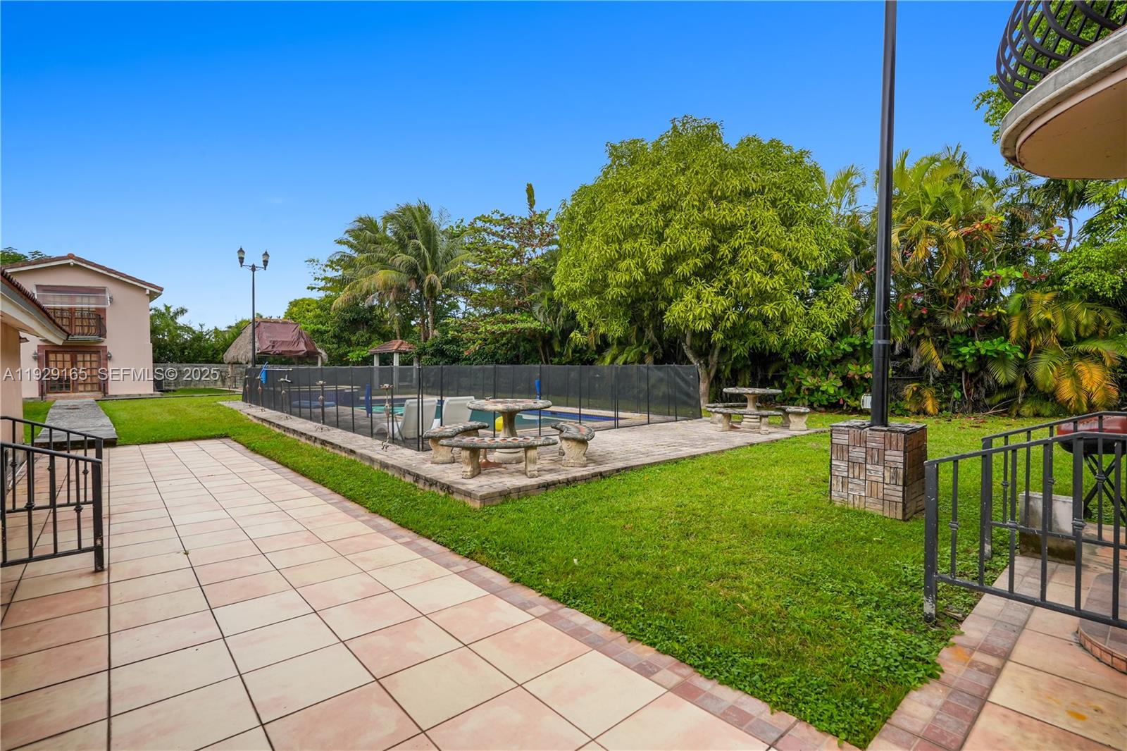 SWEETWATER ESTS SUB - Residential