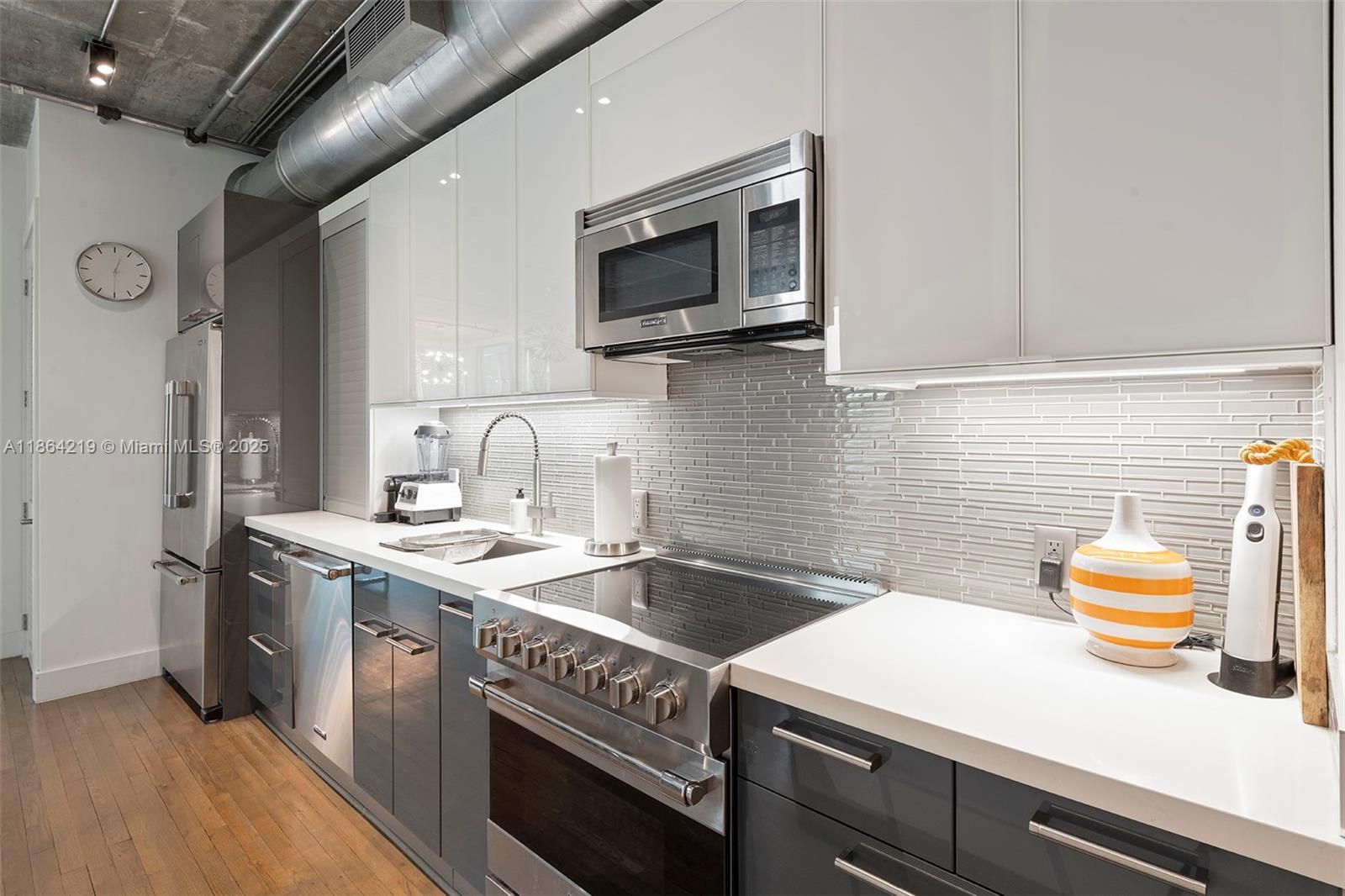 1700 Meridian Ave 307