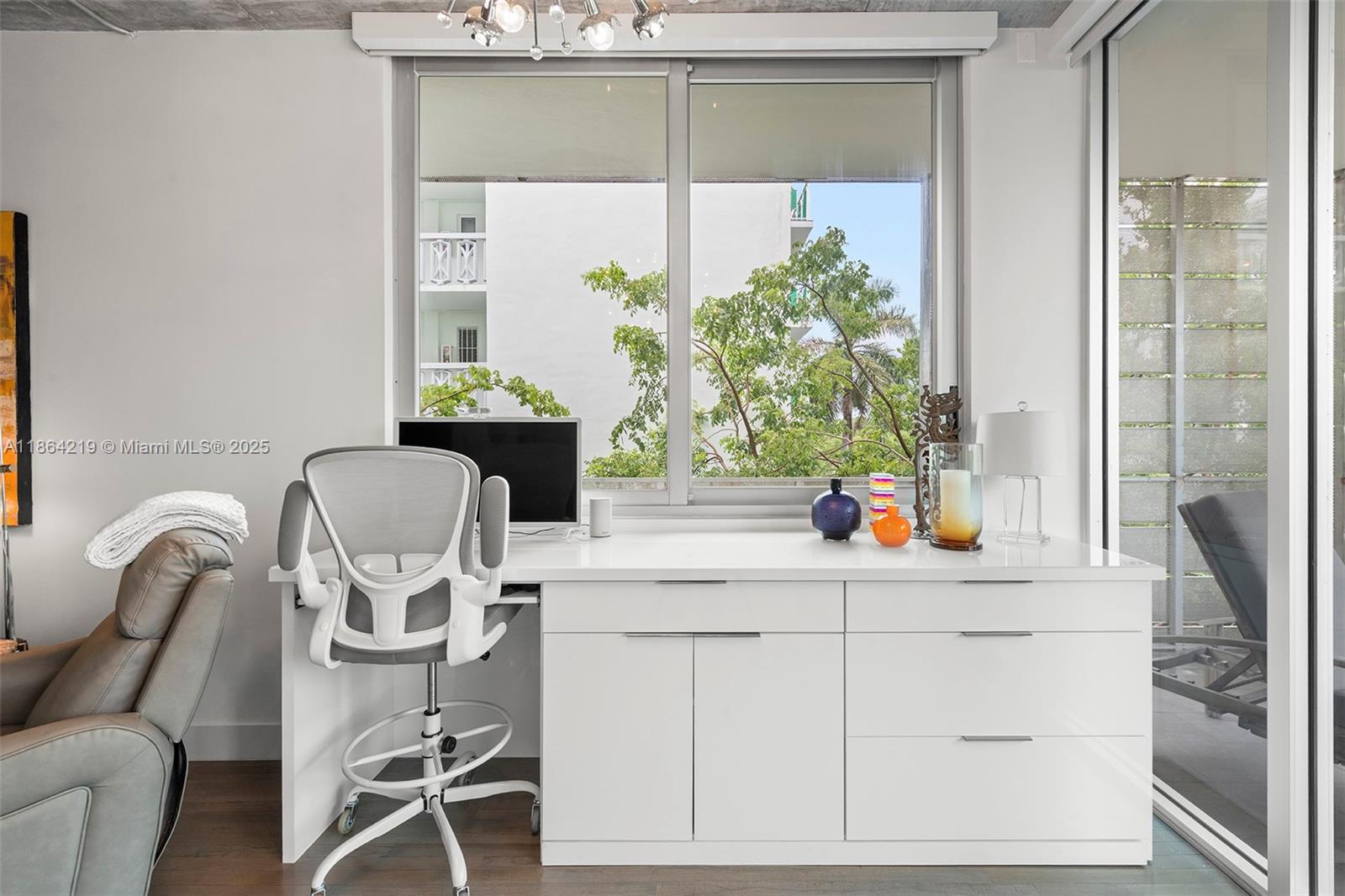 THE MONTCLAIR CONDO - Residential