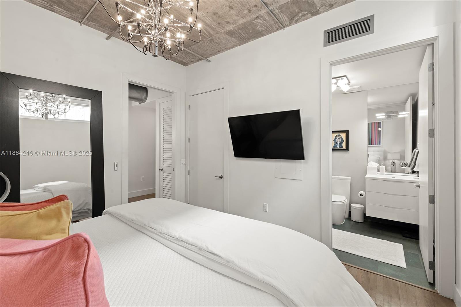 THE MONTCLAIR CONDO - Residential