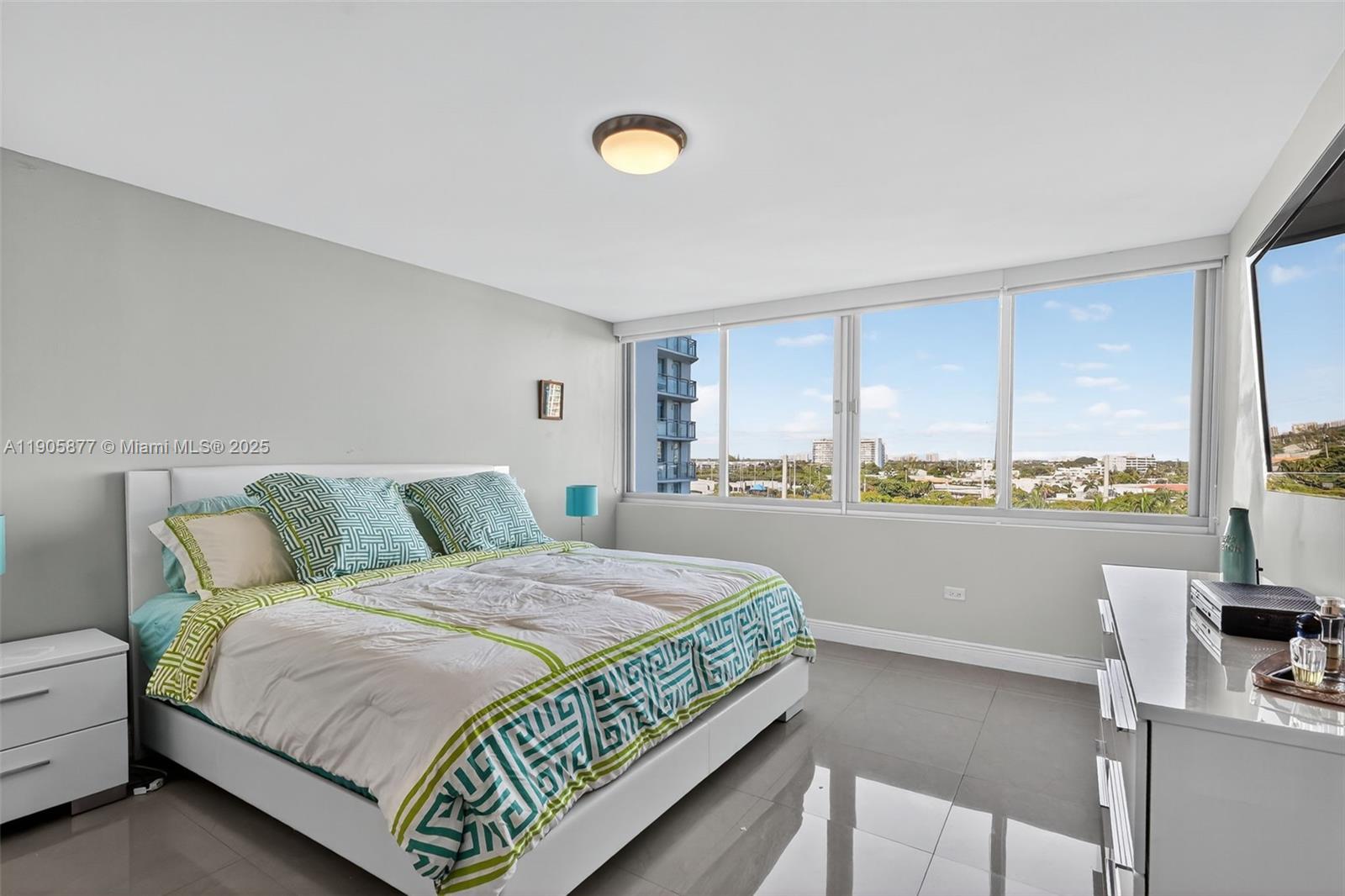 BURLEIGH HOUSE CONDO - Residential